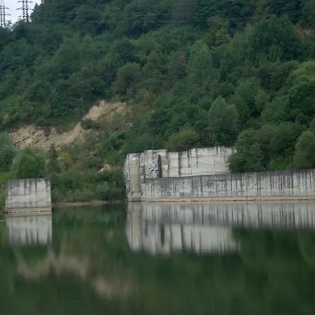 U Dvori Πανσιόν *