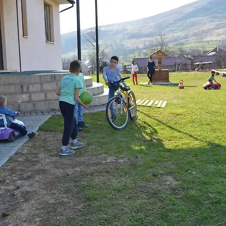 U Dvori Guest house Podgorodtsy